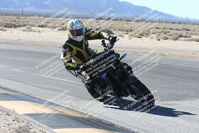 media/Dec-01-2025-Moto Forza (Mon) [[2daa91e15f]]/3-Beginner Group/Session 3 (Turn 16 Inside)/